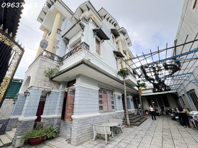 Biệt thự ngang 12m hiếm có, 242m2 trung tâm dĩ an, hoàn công, 8.2 tỷ 0