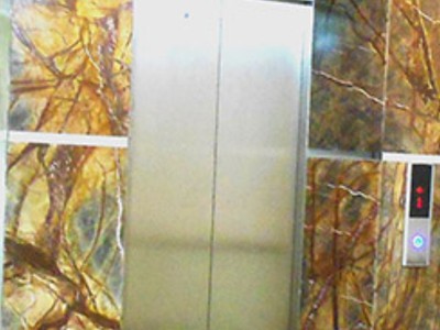 Nhà tôi cho thuê nhà hai cửa đi, mới ,vỉa hè, 116m2- 4t, đào tấn 45 tr 0