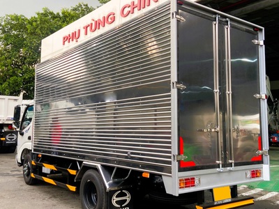 Xe tải Hino 3.490 Tấn - Thùng kín có sẵn, giao ngay, giá thanh lý 2