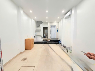 Bán gấp nhà cầu giấy 6 tầng thang máy 40m2 chỉ nhỉnh 9 tỷ 0