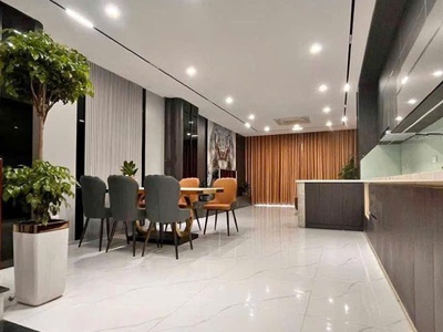 Giữ tiền- nhà mới 6 tầng thang máy- lạc long quân/ xuân la- dt 40m2, mt 4m- 10 tỷ 0