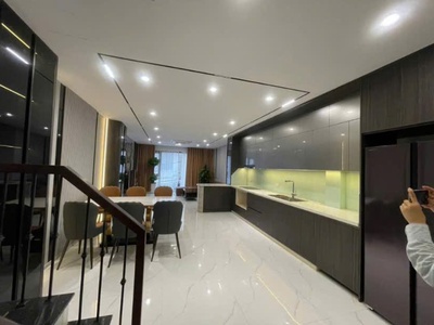 Giữ tiền- nhà mới 6 tầng thang máy- lạc long quân/ xuân la- dt 40m2, mt 4m- 10 tỷ 1