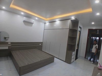 Cho thuê nhà 4 ngủ khép kín Văn Cao  80m2 , có thang máy. 2
