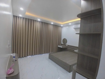 Cho thuê nhà 4 ngủ khép kín Văn Cao  80m2 , có thang máy. 4