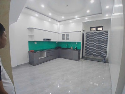 Cho thuê nhà 4 ngủ khép kín Văn Cao  80m2 , có thang máy. 5