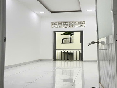 Nhà hẻm lê hồng phong   quận 10   2.3 x 8 m vuông vức   3.5 tỷ 2