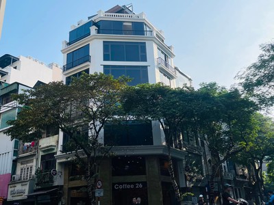 Siêu Phẩm Hàm Cá Mập Mặt Hồ Tây lô Góc 3 Mặt Phố 4 Tầng 340M2 330 Tỷ 0