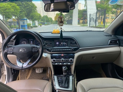 Chính chủ bán xe Elantra sx 2020 AT bản Sport 1