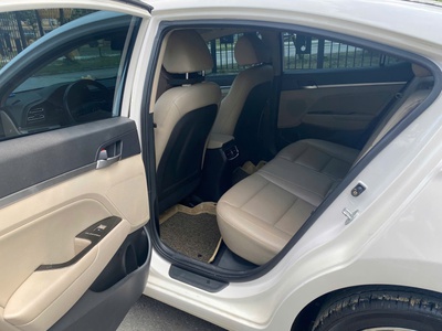 Chính chủ bán xe Elantra sx 2020 AT bản Sport 3