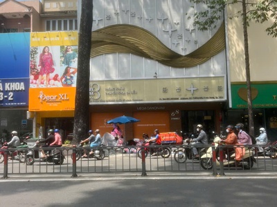 Cho Thuê Nhà Mặt Tiền Đường 3/2   Quận 10  Đối Diện VINCOM 1