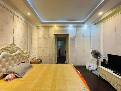 Nhà Thái Hà 60m2 4 tầng giá 18.9 tỷ. Phố vip, hàng hiếm ô tô đỗ cổng 2