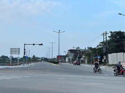 Siêu phẩm đất đẹp 95m2 - đường ô tô - phùng quán , phường thanh thuỷ , thành phố Huế  1