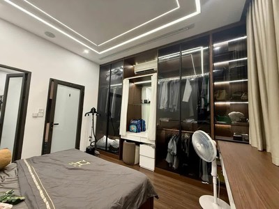  bán nhà khương đình. mặt tiền to đẹp - nội thất xịn - vài bước royal city 0