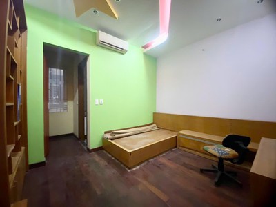 Bán gấp nhà đẹp - vị trí đắc địa tại ngõ 102 khuất duy tiến, phường nhân chính  cũ  nay là phường 4