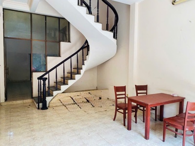 Hxh cộng hoà   vị trí kim cương p4 tân bình   4 tầng   64m2   view công viên   15.79 4