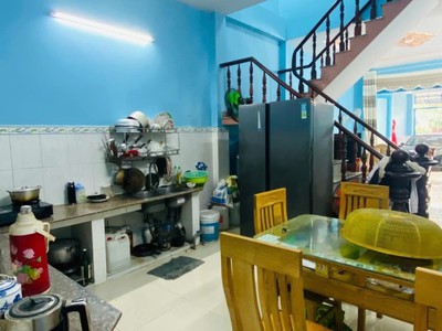 Bán nhà 2 tầng dĩ an,shr đường nhựa 16m,ngay chợ kinh doanh buôn bán tốt 2