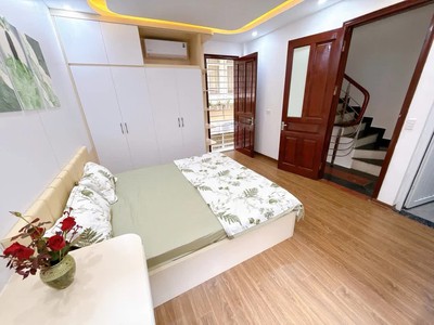 Bán nhà thịnh quang 31m2. 5 tầng. mặt tiền 4m. giá 7.75 tỷ đống đa hà nội 0