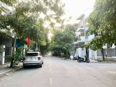 Biệt thự xây thô kđt xuân phương - foresa 1a - đường to hè thoáng - toàn quan chức -  khách về tự 2