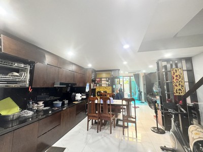 Bán nhà  đường số 15, hiệp bình phước, thủ đức. dt 62m2, 5 tầng, 5pn, sổ hồng. giá 8.5 tỷ. 2
