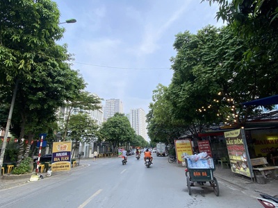 Bán nhà bằng liệt- hoàng mai, 40 m2, 5 tầng, mặt tiên 4 m, giá 10,6 tỷ. 0