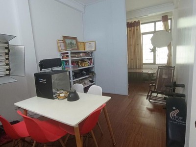 Chính chủ bán nhà lô góc 42m 5 tầng 8.x tỷ ngõ 595 nguyễn trãi thanh xuân 1