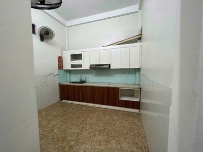 Cho thuê nhà nguyên căn ngõ 580 trường chinh, 45m2 x 3 tầng 3pn, 2 wc, 12 triệu 3