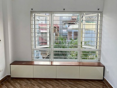 Cho thuê nhà ô tô lô góc 609 vũ tông phan, 36m  x 5 tầng kd spa, onle, ở gđ, nhóm 3
