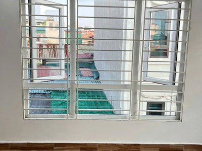 Cho thuê nhà ô tô lô góc 609 vũ tông phan, 36m  x 5 tầng kd spa, onle, ở gđ, nhóm 4