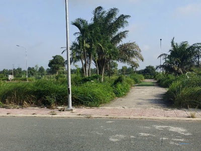 Bán đất thổ cư 135m2, đường 12m, gần Chợ Đức Hoà, giá chỉ 950 triệu 2