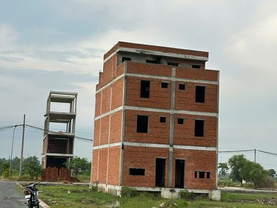 Bán đất thổ cư 135m2, đường 12m, gần Chợ Đức Hoà, giá chỉ 950 triệu 7