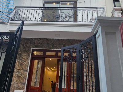 Bán nhà phúc lợi 72m2 xây mới 4 tầng   ở ngay   4 ngủ- sân riêng để 5 xe máy 0