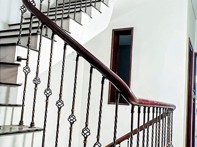 Cho thuê nhà mới, căn góc, thang máy, 121m2  5t  vỉa hè, thái hà-49 tr 2