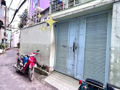 Nhà băn quận 4 đường hoàng diệu- thông ra khánh hội- bến văn đồn đến trường đại học nguyễn tất 2