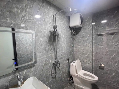 Siêu hót - bán nhà trung tâm thạch bàn- 30m , mt 4.5 m - 5 tầng   chỉ 6.x tỷ,  ô tô tránh 3