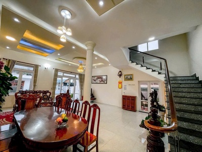 Cho thuê villa nguyên căn 5 phòng ngủ đường 3/4 phường 3 đà lạt giá 18tr 0