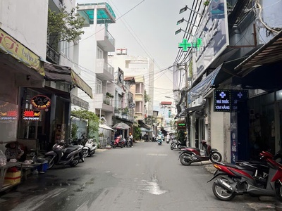 Ngay chợ bình chiểu - bình thạnh - 4 tầng btct - 6pn lớn - cho thuê 30tr/th - bán 4.99 tỷ - tl - 0