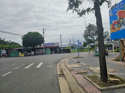 Đất  đẹp   giá tốt    cần bán nhanh lô đất đẹp tiềm năng lớn tại phường long hương, tp hồ chí minh. 2