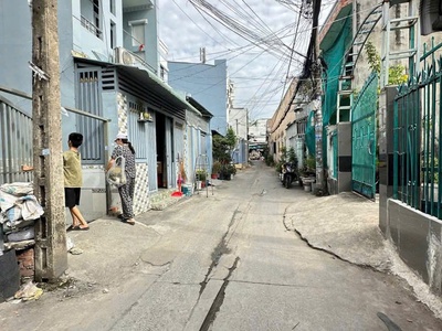 Nhà đẹp rất hầm hố 1 trệt 1 lửng 1 lầu đường 4m ô tô đỗ cửa quận 12 0