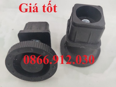 Ứng dụng của chân tăng đưa bàn gỗ công nghiệp trong nội thất hiện đại 1