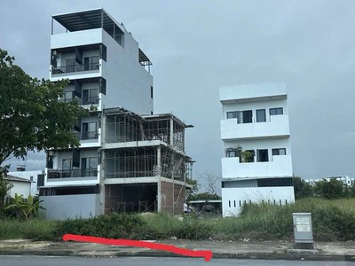 Bán cặp đất fpt vị trí đẹp sáng giá nhất khu vực - trước trường đại học fpt 0