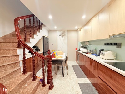 Bán nhà lạc long quân dt40m2, 5 tầng, mặt tiền 4m, 3 p. ngủ, gần ôtô, tiện ích bạt ngàn 4