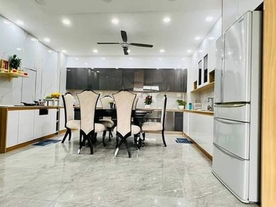 Bán nhà  đường số 33 p bìng trưng tây, q2, tp hcm.  dt 67m2, 5 tầng, 6pn, sổ hồng. giá 9.39  tỷ. 2