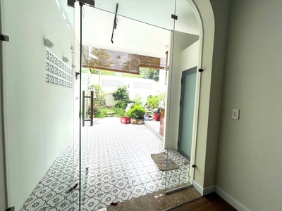 Bán nhà đẹp 4 tầng 70m2 6.5x10.5m chỉ 6,8 tỷ hoàng diệu 2 linh trung thủ đức 3