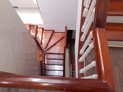 Tôi cho thuê nhà mới, hai cửa đi ,vỉa hè, 116m2- 5t, chùa láng 44 tr 1