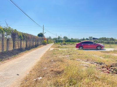 Bán 1000m2 đất lô 2 nguyễn minh châu - tân tiến - lagi giá rẻ 1.5tr/m2 4