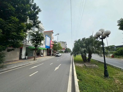 Bán 2 lô đất mặt đường đôi Thanh Bình, ph Lê Thanh Nghị, TP HD, 128m2, mt 8m, KD tốt 2