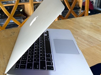Macbook Air 2017 Core i5 ram 8GB SSD 128GB Màn 13.3 Inch Full HD Pin 3-4h Máy Đẹp 2