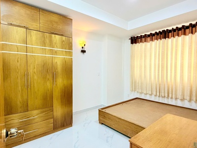 Chính chủ căn góc 82m2 Hoàng Kim Thế Gia, sổ hồng sẵn, nhà mới, nội thất 3