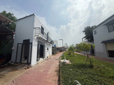 Nhà mới view công viên xanh mát rất đẹp sổ hồng riêng thị trấn hóc môn 2
