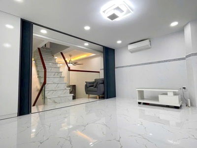 Nhà mới lệch tầng full nội thất bán âu dương lân p3q8 2